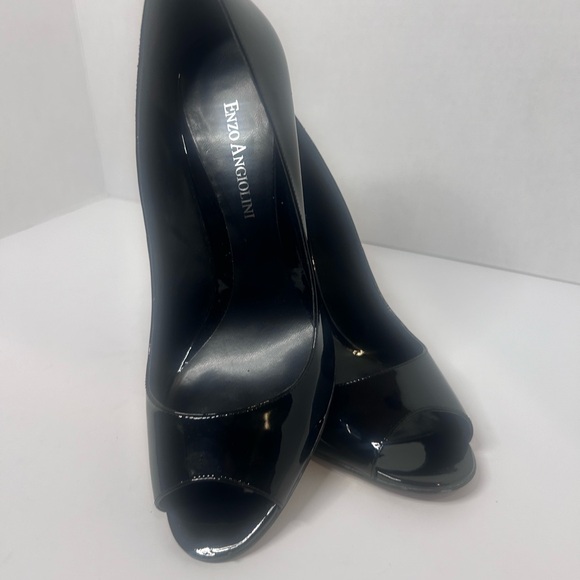 Sexy black patent Enzo Angiolini Heels - Picture 2 of 13